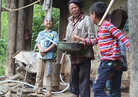 關顧最弱勢  扶貧導團結 - 圖像