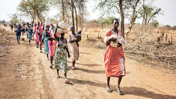 今年，逾70万人因天旱被迫逃离家园，在索马里境内流离失所。