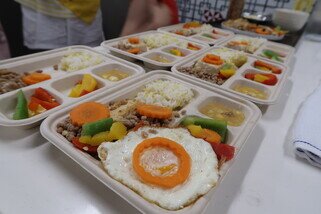 Participants applied innovative thinking and empathy to design affordable, nutritionally balanced, and practical lunch sets that respond to the daily needs of different grassroots groups, including elderly people and waste pickers.