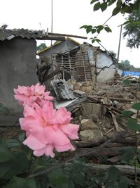  A sign of hope in the village of Zhongxin, Sichuan.  Photo: Keith Wong/ Oxfam Hong Kong